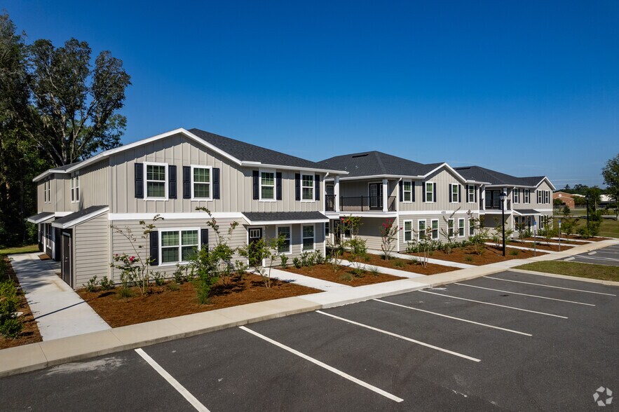 3821 SW 43rd Ct, Ocala, FL à vendre - Photo du bâtiment - Image 1 de 29