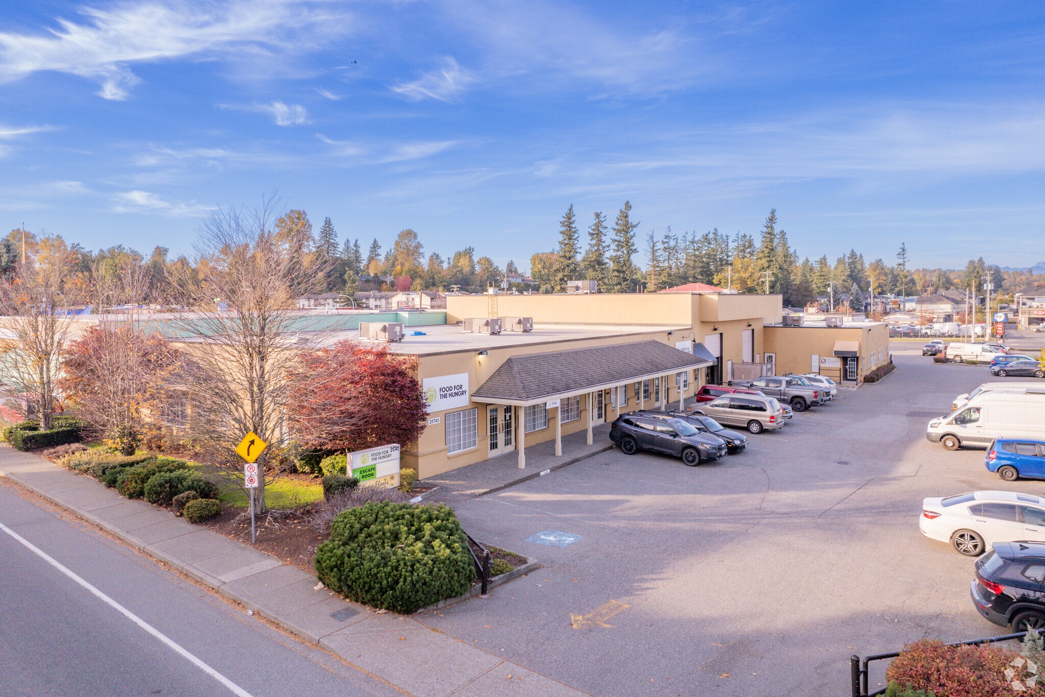 31726 S Fraser Way, Abbotsford, BC for lease Primary Photo- Image 1 of 4