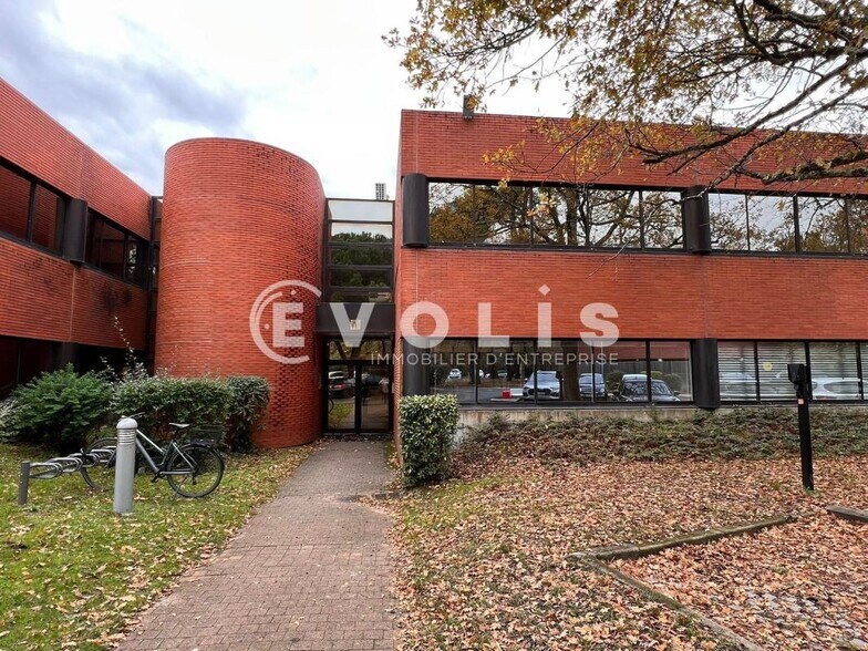 Office in Mérignac for lease - Building Photo - Image 1 of 1