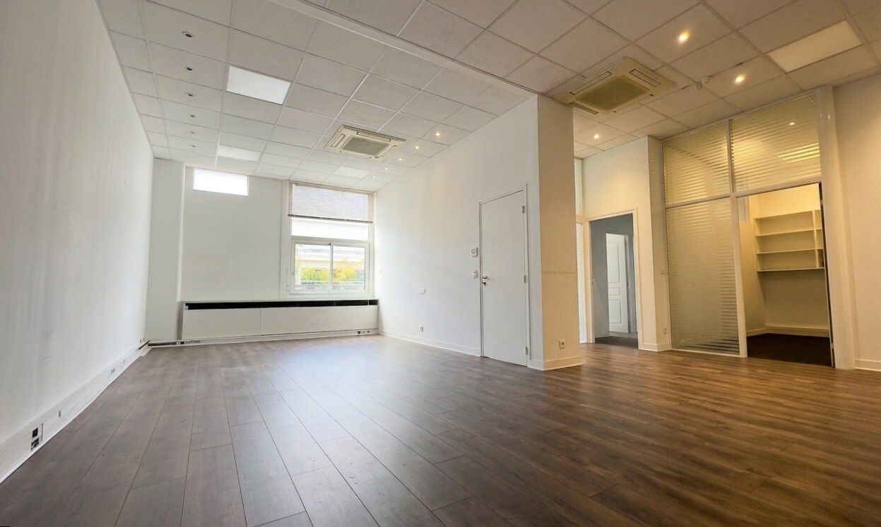 27 Rue De Lisbonne, Paris for lease Building Photo- Image 1 of 7