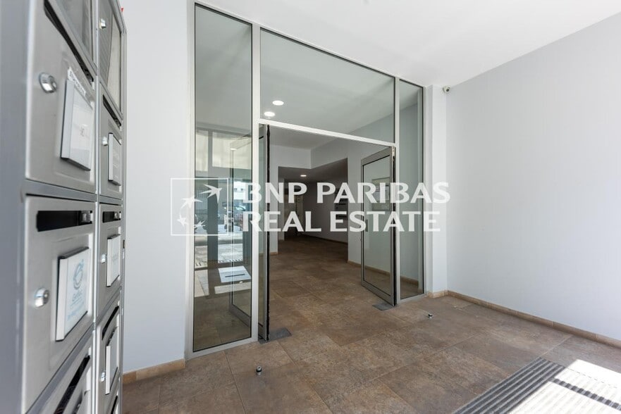 9-11 Rue Maurice Grandcoing, Ivry-sur-Seine à louer - Hall d’entrée - Image 2 de 11
