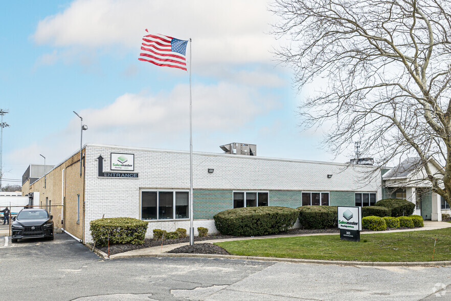 303-325 Marcus Blvd, Deer Park, NY for lease - Primary Photo - Image 1 of 5