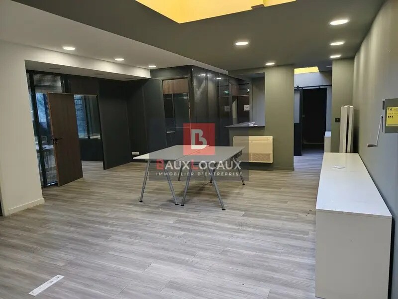 Office in Istres for lease Interior Photo- Image 1 of 6