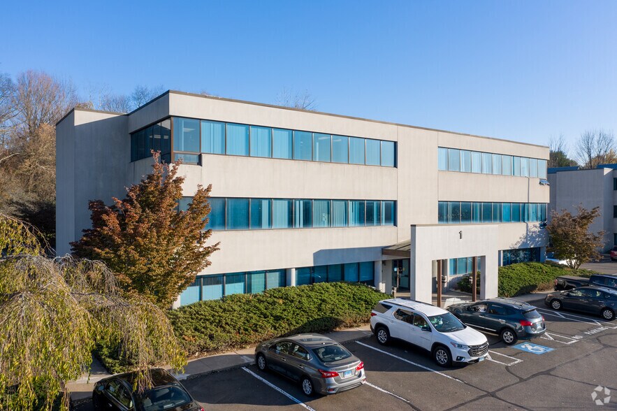 850 N Main Street Ext, Wallingford, CT à louer - Photo du bâtiment - Image 2 de 11