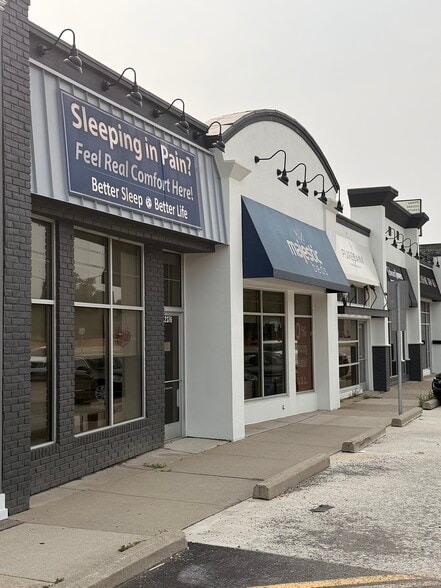 32364-32376 Woodward Ave, Royal Oak, MI for lease - Building Photo - Image 2 of 10