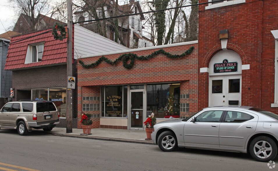 429 N State St, Clairton, PA à vendre - Photo du bâtiment - Image 2 de 2