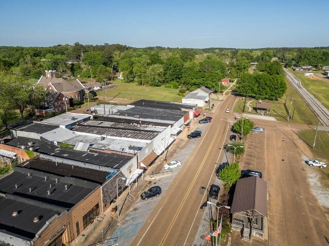 63 E Main St, Ackerman, MS à vendre - Photo du bâtiment - Image 3 de 13