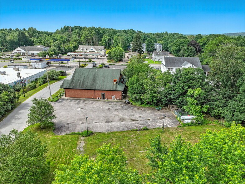 1172 Main St, Wyoming, RI à vendre - Photo du bâtiment - Image 3 de 14