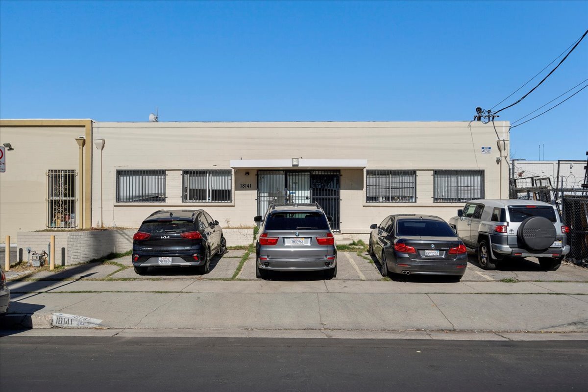 18141 Napa St, Northridge, CA à vendre Photo du bâtiment- Image 1 de 5