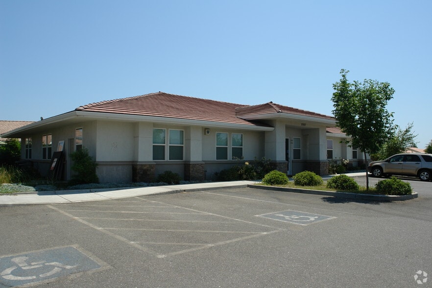 2107 Forest Ave, Chico, CA à vendre - Photo du bâtiment - Image 3 de 22
