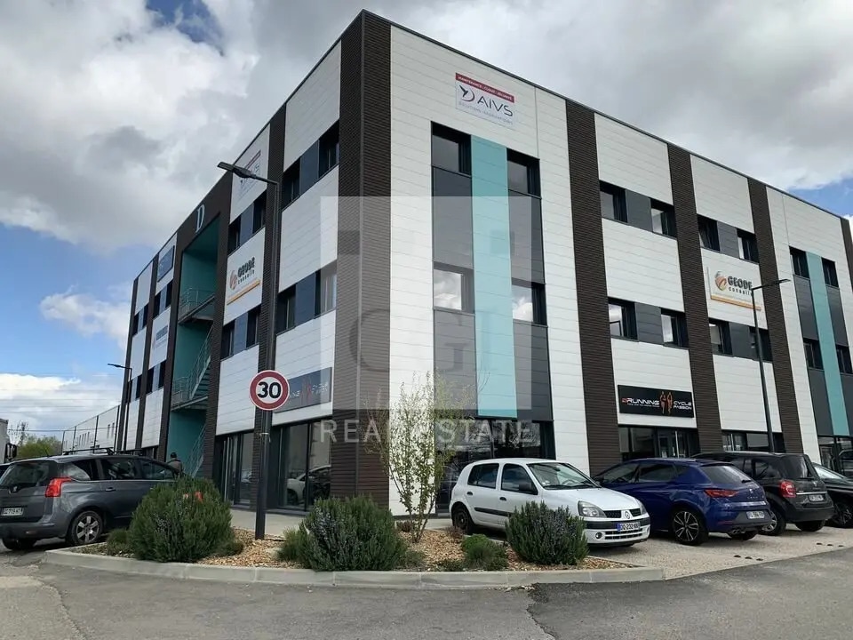 662 Rue Des Jonchères, Genay for lease Building Photo- Image 1 of 12