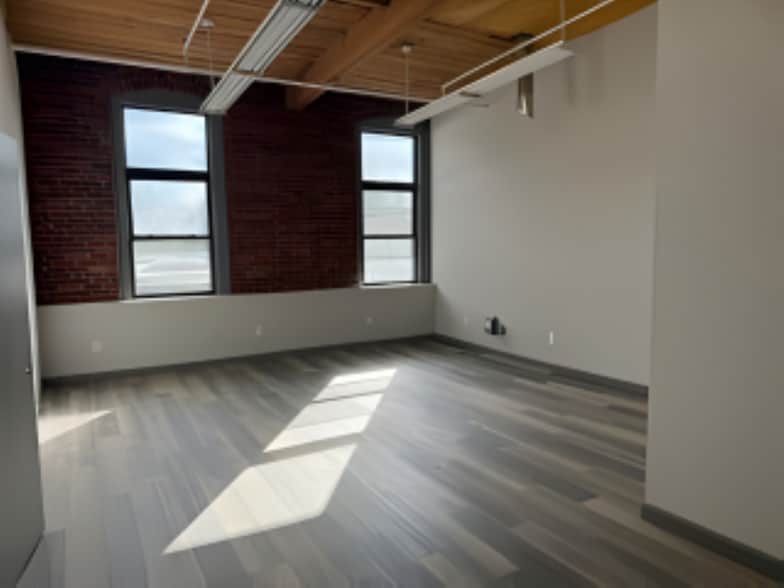 60 Pine St, Methuen, MA for lease - Building Photo - Image 2 of 62