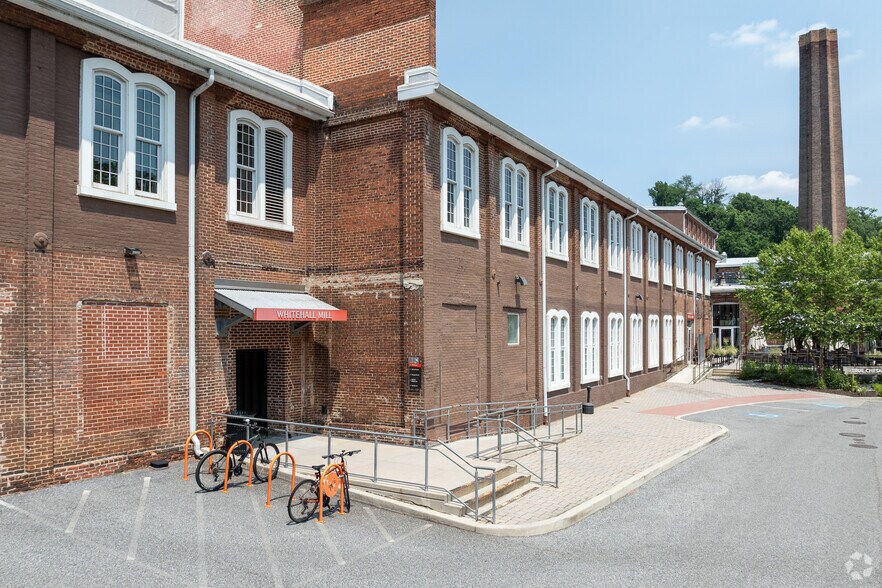 3300 Clipper Mill Rd, Baltimore, MD à louer - Photo du bâtiment - Image 3 de 21