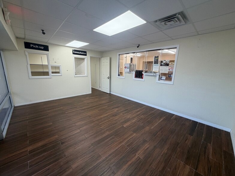 9139 Park Blvd, Seminole, FL for lease - Building Photo - Image 2 of 10