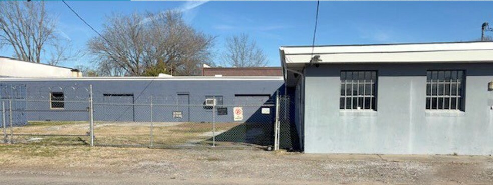 2700 Wyoming Ave, Norfolk, VA for lease - Building Photo - Image 1 of 2