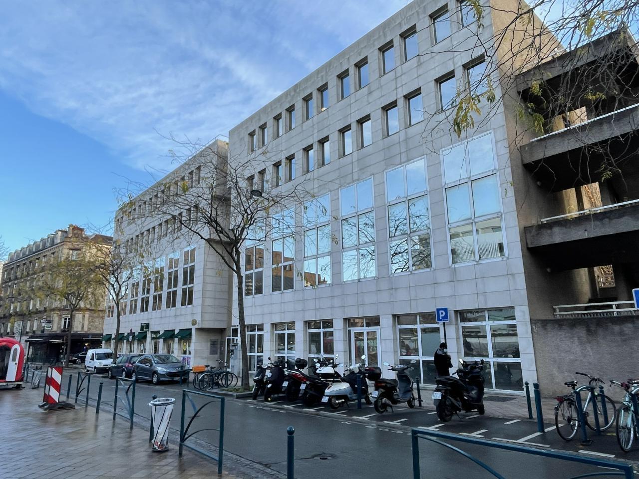 Office in Pantin for lease Building Photo- Image 1 of 13