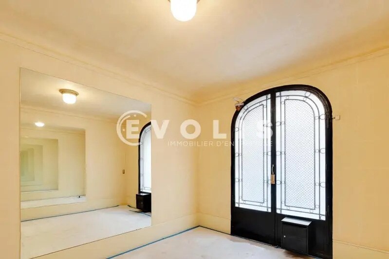 Office in Paris for sale - Interior Photo - Image 2 of 12