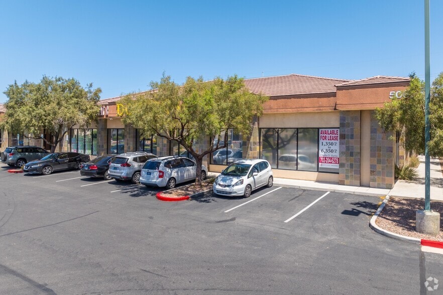 5061 N Rainbow Blvd, Las Vegas, NV à louer - Photo du bâtiment - Image 2 de 4