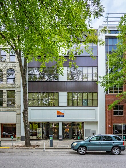 817 Broad St, Chattanooga, TN à louer - Photo du bâtiment - Image 2 de 6