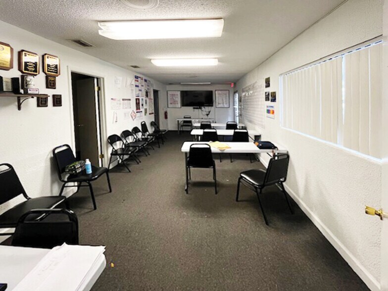 4515 Curry Ford Rd, Orlando, FL à vendre - Photo du bâtiment - Image 2 de 8