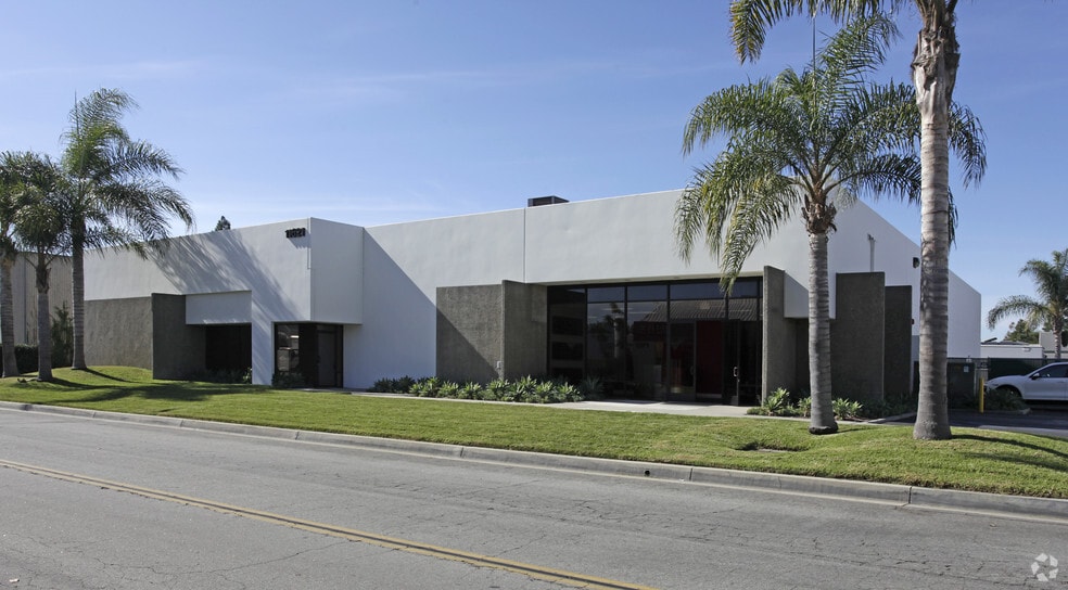 11621 Markon St, Garden Grove, CA for lease - Primary Photo - Image 1 of 6