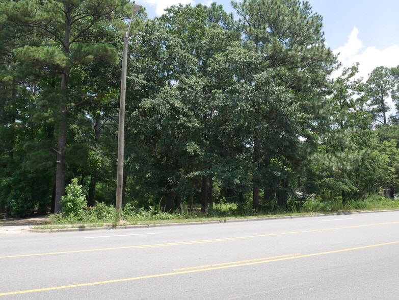 205 S McPherson Church Rd, Fayetteville, NC for sale - Building Photo - Image 2 of 8