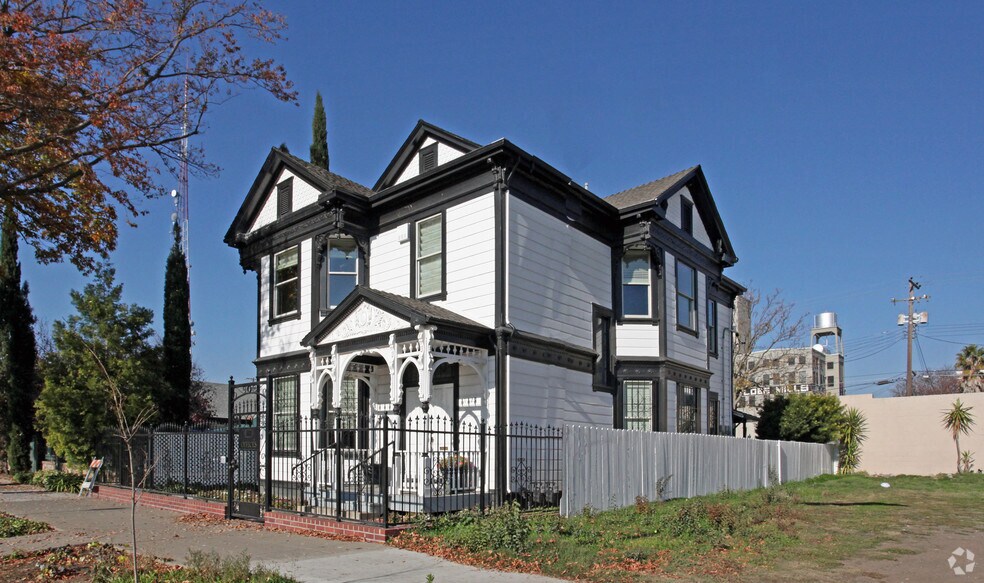 1129 D St, Sacramento, CA à vendre - Photo du bâtiment - Image 3 de 3
