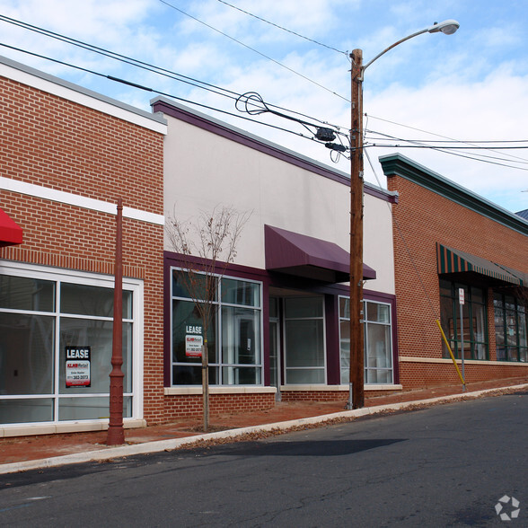 10 S 5th St, Warrenton, VA à vendre - Photo principale - Image 1 de 1