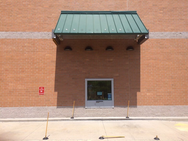 585 Marketplace Dr, Bel Air, MD à louer - Photo du bâtiment - Image 3 de 11