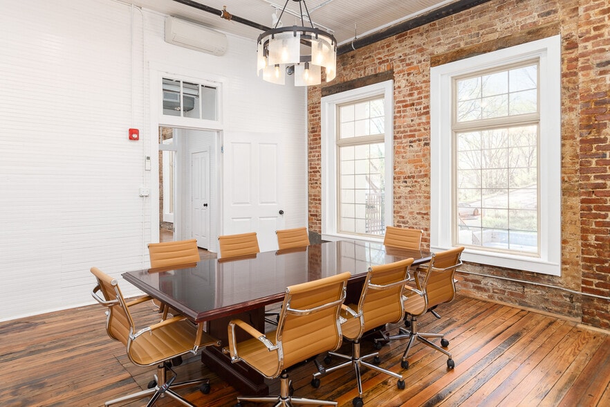 1403 Huntsville Rd, Florence, AL for lease - Interior Photo - Image 2 of 9