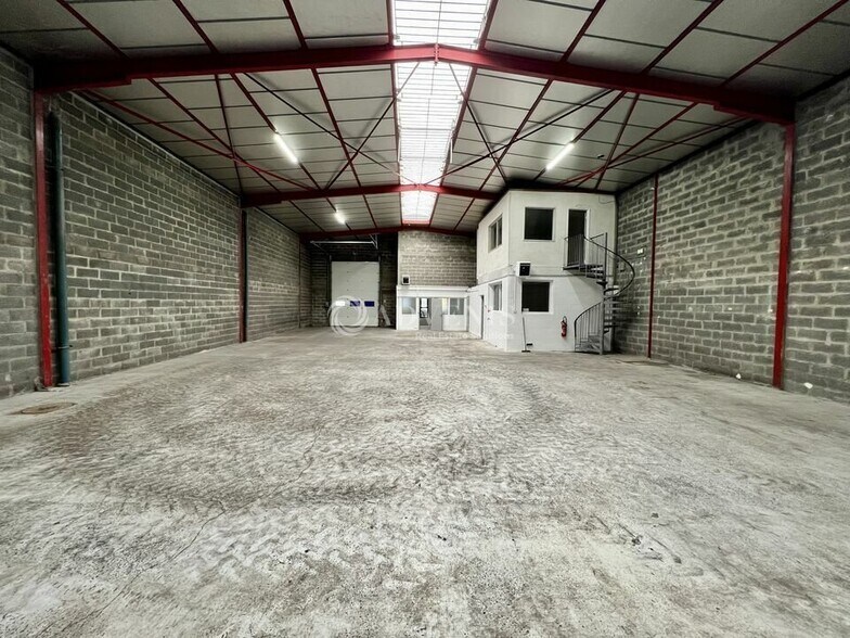 Flex in SAINT-OUEN-L'AUMONE for lease - Interior Photo - Image 2 of 9