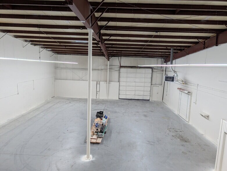 163 SW Freeman Ave, Hillsboro, OR à louer - Photo du bâtiment - Image 3 de 8