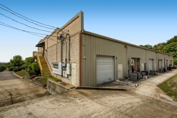 1227 Lakeview Dr, Franklin, TN for lease - Building Photo - Image 2 of 14