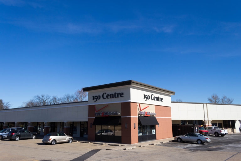 2533 N War Memorial Dr, Peoria, IL for lease Building Photo- Image 1 of 6