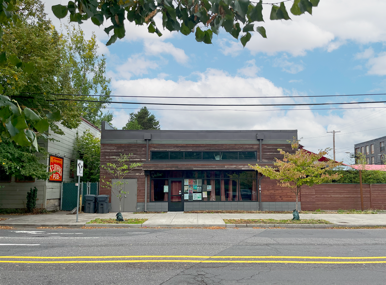 8218 N Lombard St, Portland, OR for sale - Building Photo - Image 2 of 6