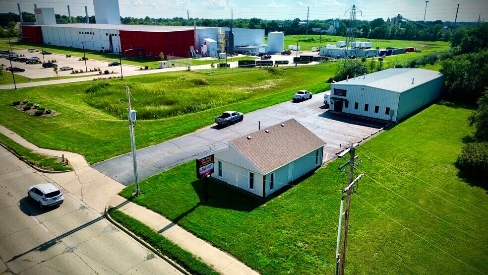 2801 N Jasper St, Decatur, IL à vendre - Photo du bâtiment - Image 2 de 27