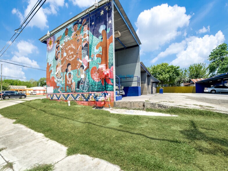 402 N Zarzamora St, San Antonio, TX à vendre - Photo du bâtiment - Image 3 de 14