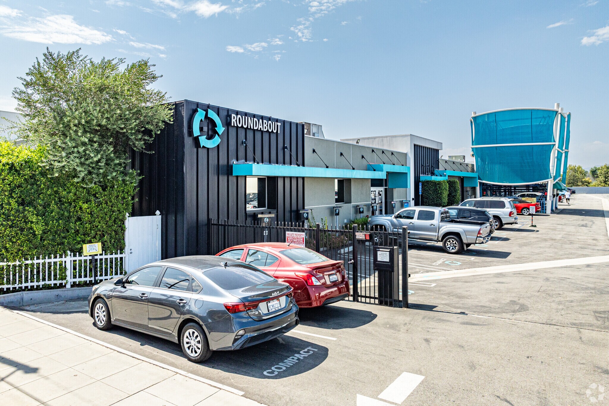 217-277 S Lake St, Burbank, CA à vendre Photo principale- Image 1 de 7