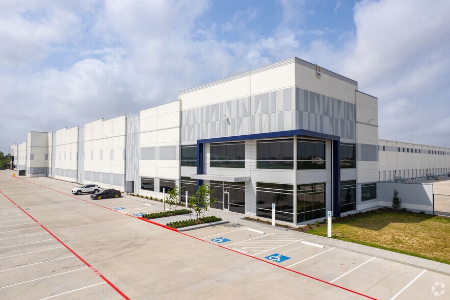 15600 Carpenters Logistics Dr, Channelview, TX à vendre - Photo du bâtiment - Image 2 de 11