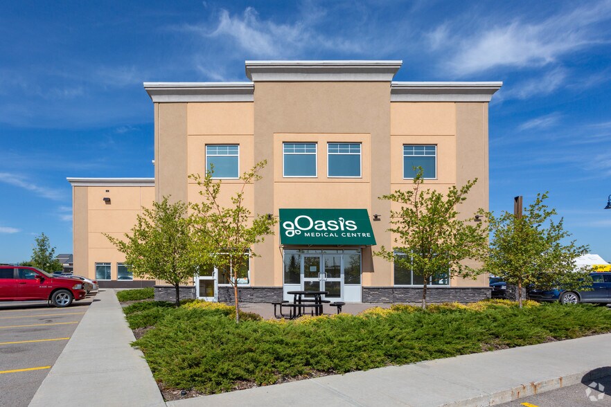 100 Grande Blvd, Cochrane, AB à louer - Photo du bâtiment - Image 2 de 13