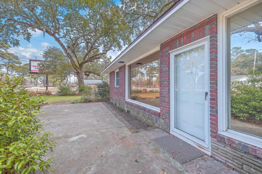 1251 Remount Rd, North Charleston, SC à louer - Photo du bâtiment - Image 2 de 30