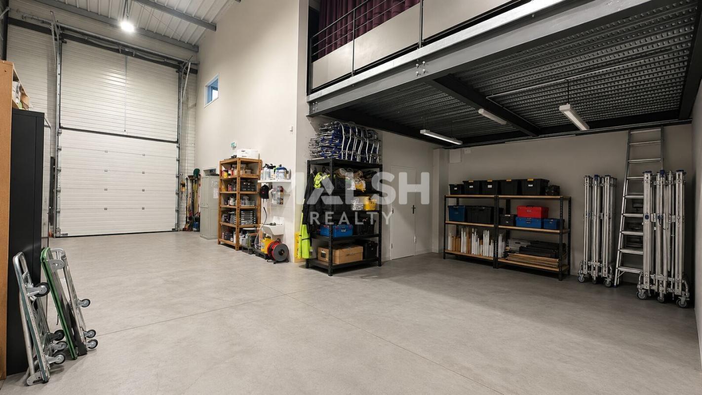Flex in Gleizé for lease Interior Photo- Image 1 of 13