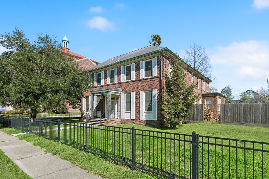 1835 Saint Roch Ave, New Orleans, LA à vendre - Photo du bâtiment - Image 2 de 4