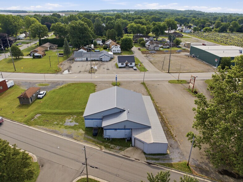701 Main St N, Navarre, OH à vendre - Photo du bâtiment - Image 3 de 8