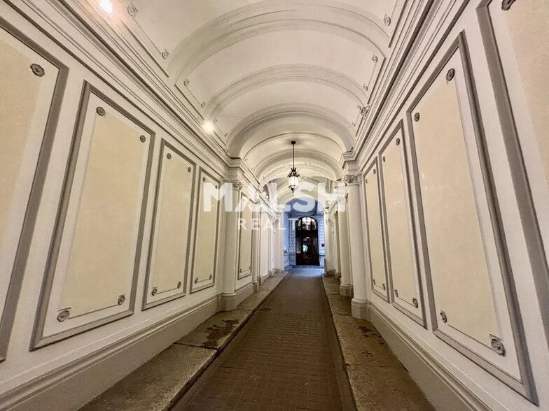 Bureau dans Lyon à louer - Photo du bâtiment - Image 2 de 11