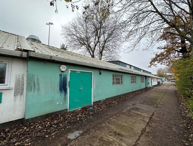 Wellington Rd, Londres à louer - Photo du bâtiment - Image 3 de 3