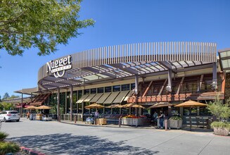 352-376 Ignacio Blvd, Novato, CA à louer Photo du bâtiment- Image 2 de 4