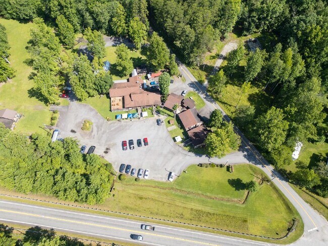 Plus de détails pour 107 Country Creek Dr, Pickens, SC - Commerce de détail à vendre