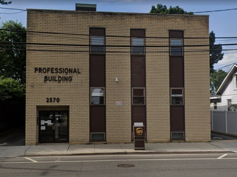 2570 Jerusalem ave, North Bellmore, NY à louer - Photo principale - Image 1 de 1