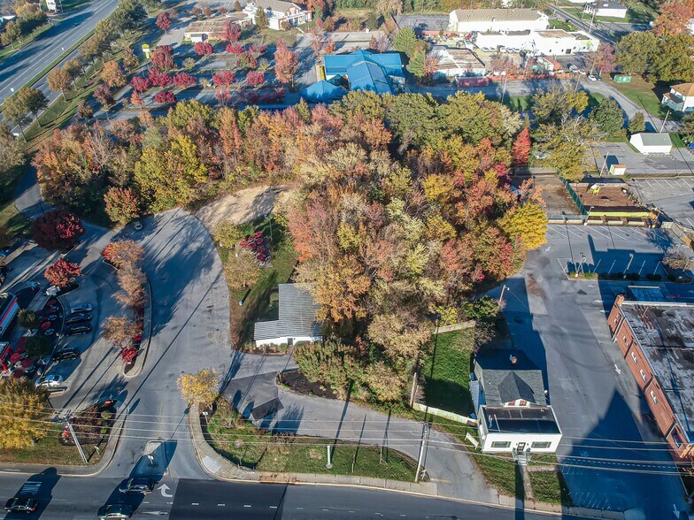 3040 Leonardtown Rd, Waldorf, MD à vendre - Photo du bâtiment - Image 2 de 9